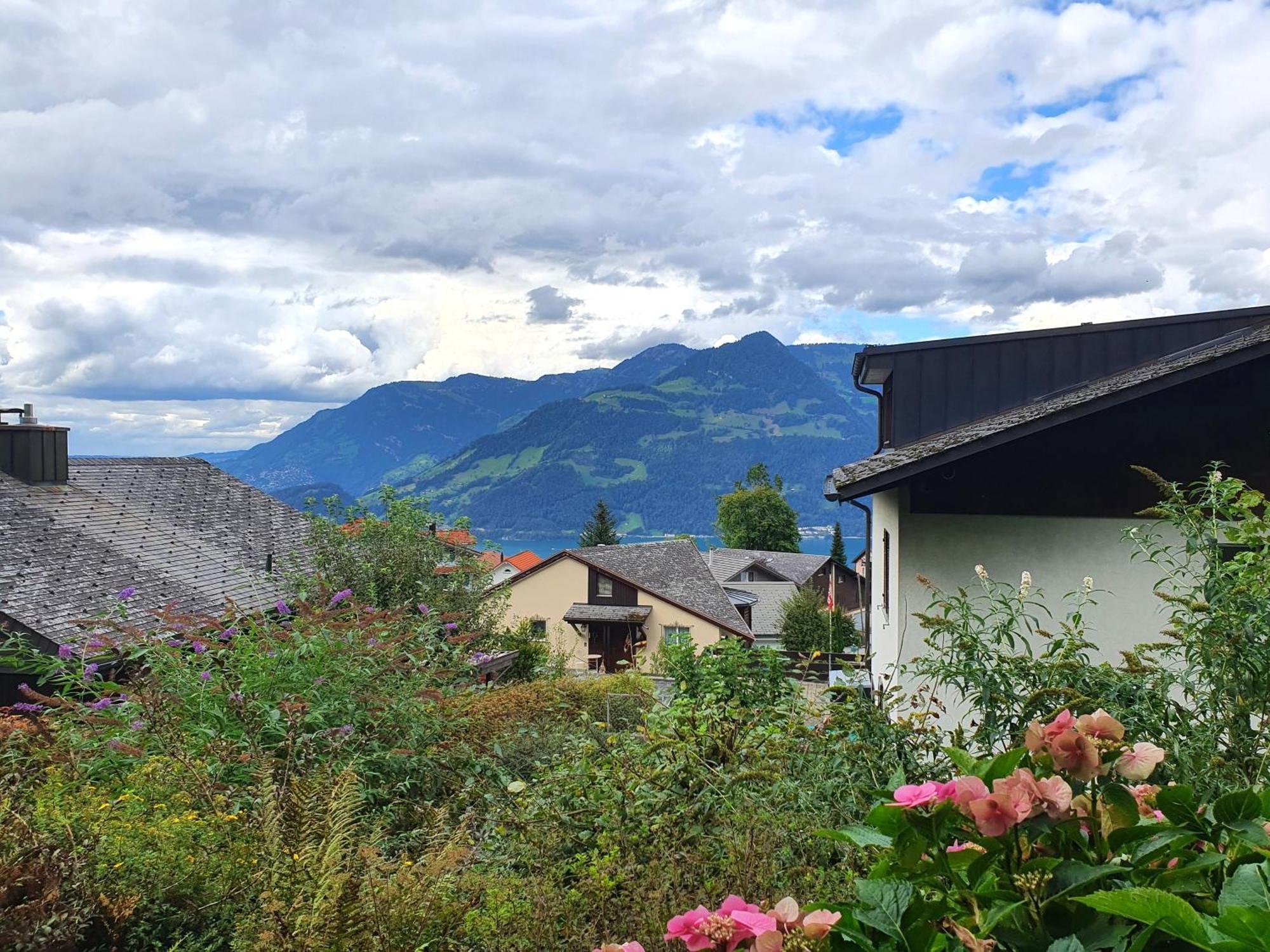 Elfe-Apartments Ferienmietwohnungen Emmetten Pokoj fotografie