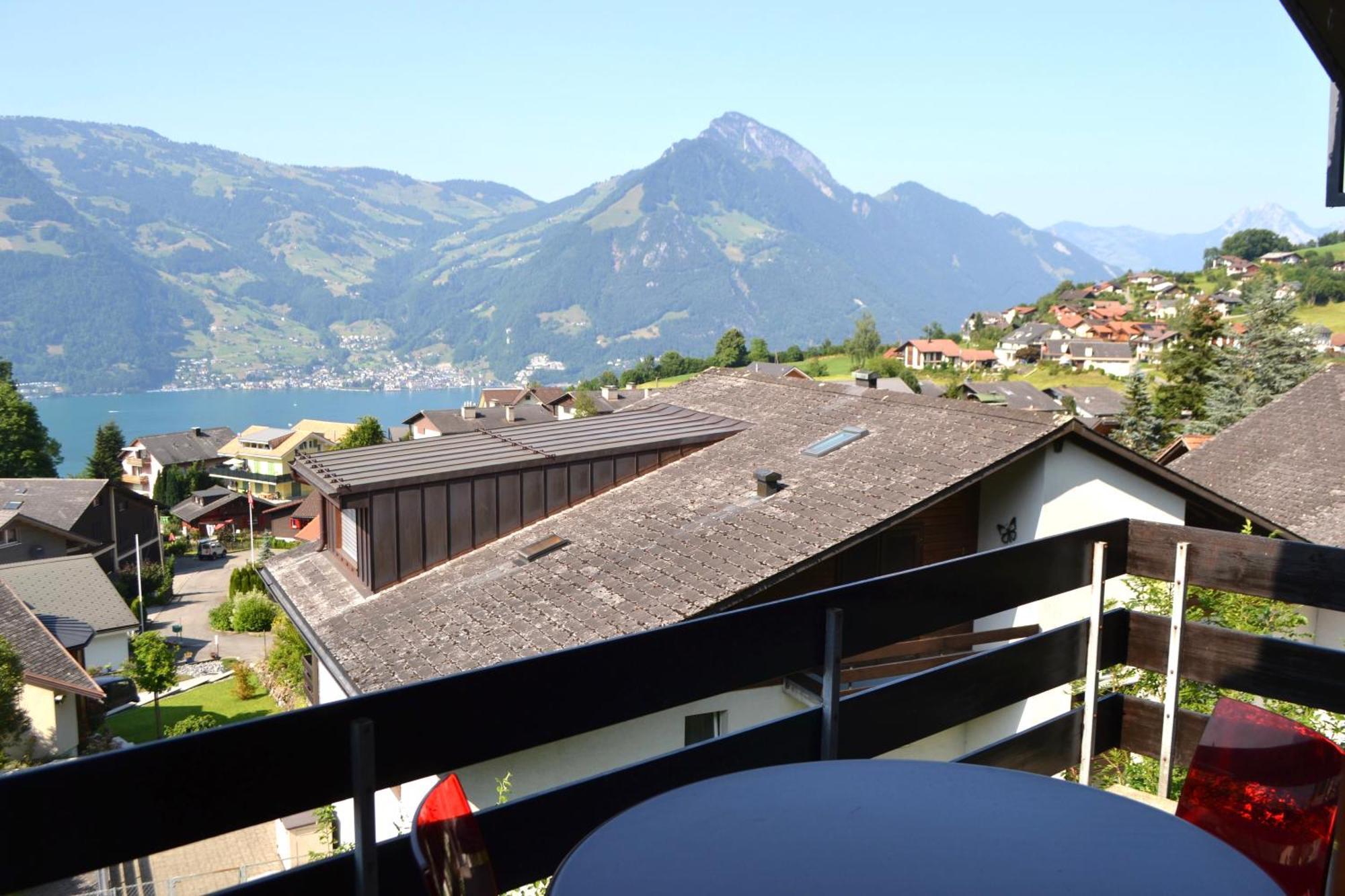 Elfe-Apartments Ferienmietwohnungen Emmetten Pokoj fotografie